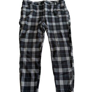 Torrid Women's Sz Black and White Plaid Ankle Zip Tapered Pants